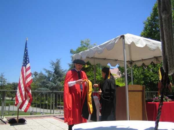 Grad 046.jpg 6/18/2006 5:58:24 PM